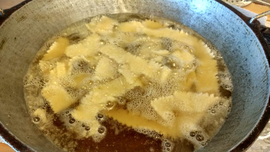 ribbon_pakoda - WhatsApp-Image-2018-11-21-at-5.14.36-AM.jpeg