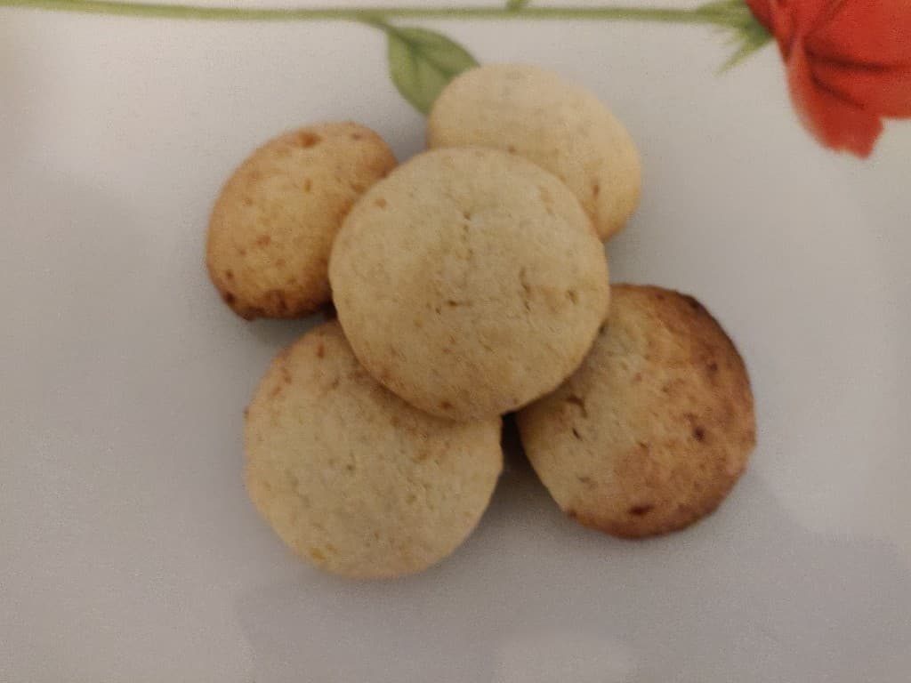 Coconut_cookies - 48359940_328525727734596_5622423828996030464_n.jpg