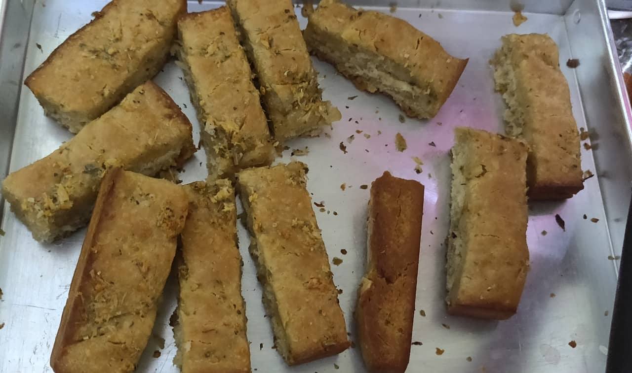 Garlic_bread_sticks - 54517270_617910415321093_8165064336746741760_n.jpg