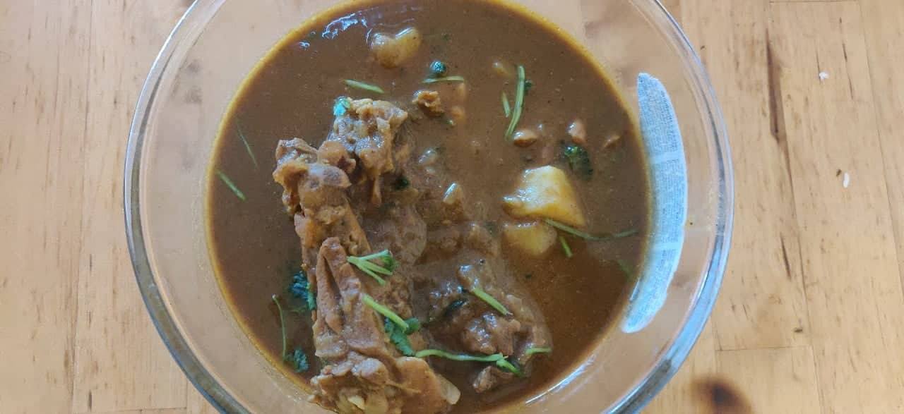 chicken_curry_with_coconut_milk - 54462895_1561943940607350_7486784985190367232_n.jpg
