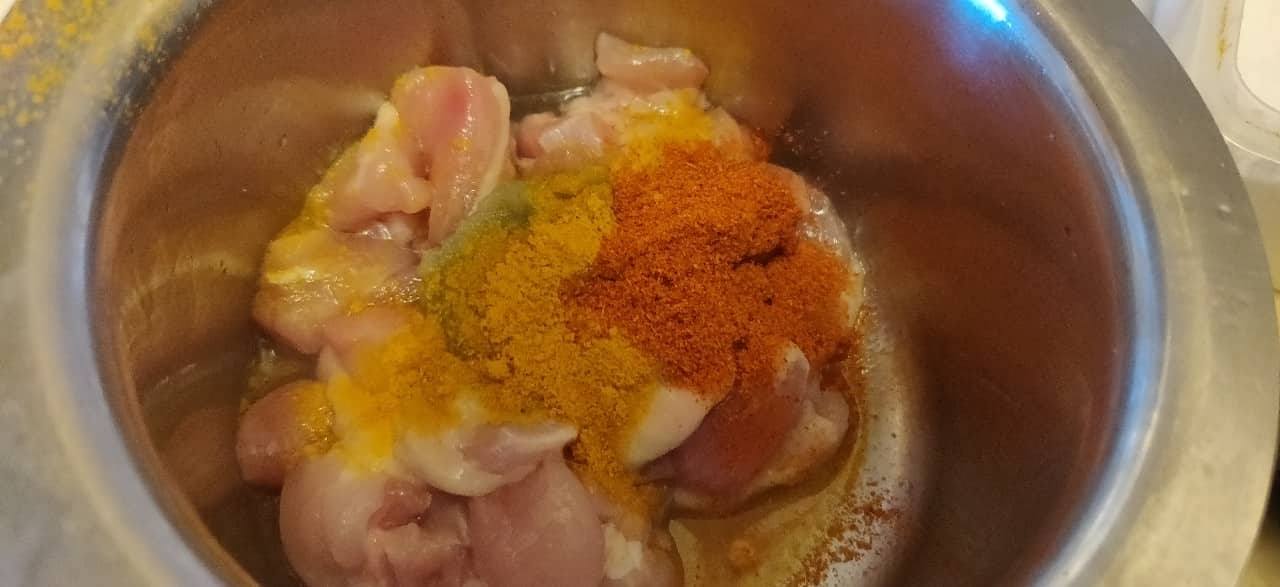 chicken_omelette - 54728931_2152207658159855_332843240837349376_n.jpg