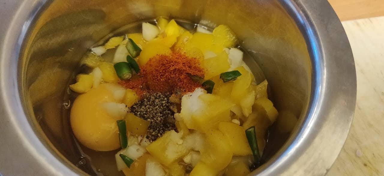 chicken_omelette - 54729204_322756418431320_2303668510221402112_n.jpg