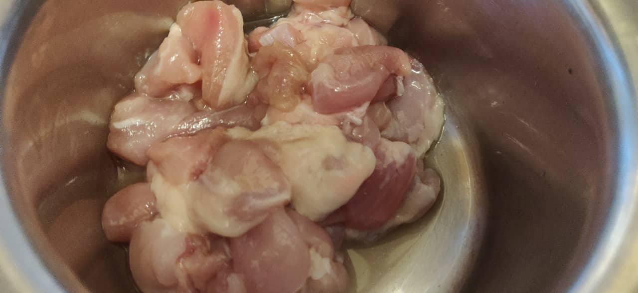 chicken_omelette - 55661626_348646329086320_5912285785914081280_n.jpg