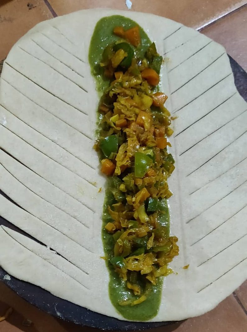 stuffed_braided_bread - 56461058_1219530561543186_3790450600274034688_n.jpg