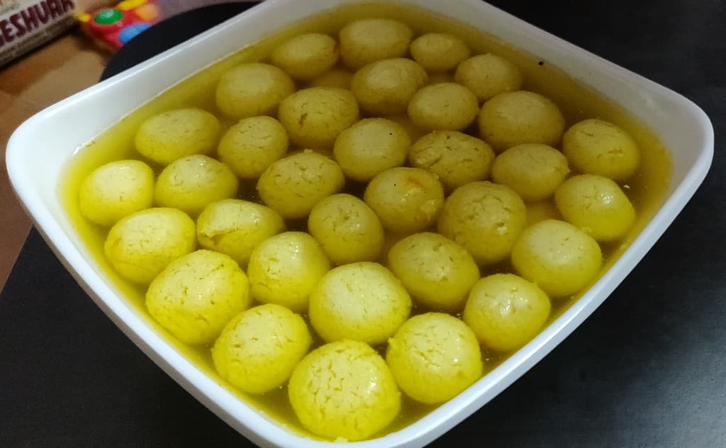 rasgulla - 62395931_466933077408831_7850277984530333696_n-1.jpg