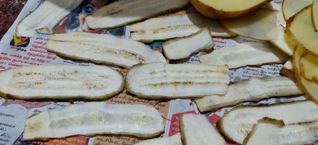 vazhakkai_bajji - 66014111_1727497234215677_1055526622884528128_n.jpg