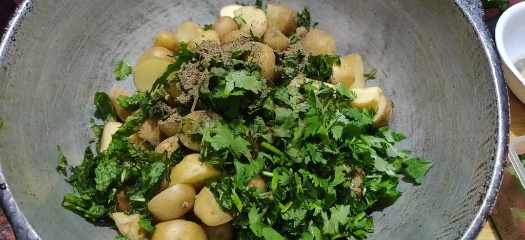herb_roasted_potatoes - 67872287_379764316060489_7717931840069173248_n.jpg