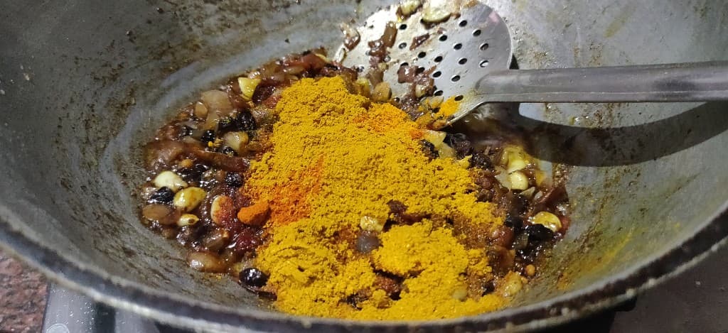 vatha_kuzhambu - 68660699_371737740427490_9138056578853765120_n.jpg