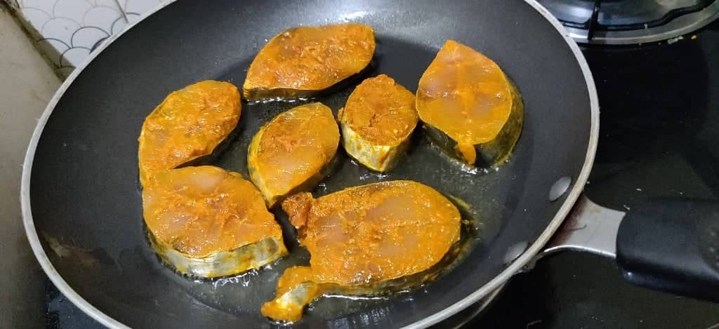 fish_biryani - shallow frying fish