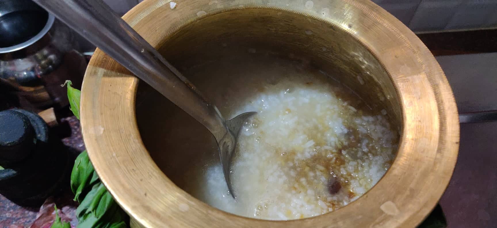 sakkarai_pongal_in_brass_pot - 137212469_418831736094320_4657355821391072391_n