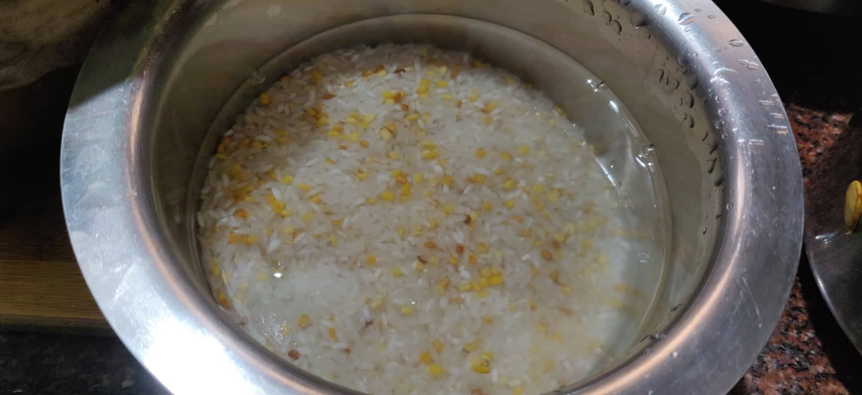 sakkarai_pongal_in_brass_pot - 137244476_150230370230678_3519144321039991063_n