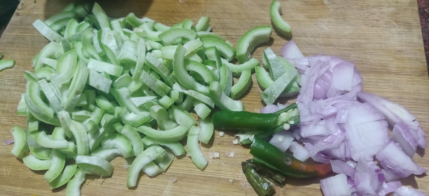 snake_gourd_poriyal - 153328795_1077808852721608_6518777410063972153_n