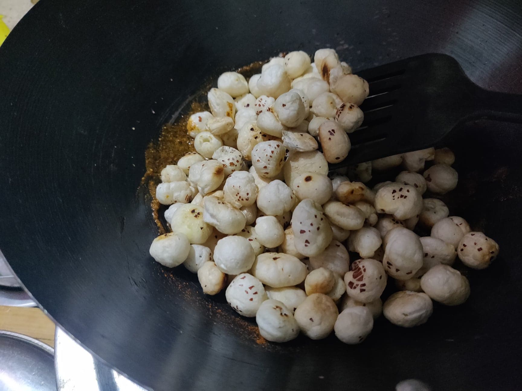 roasted_phool_makhana - 156861195_285481129677978_8905091934518089429_n