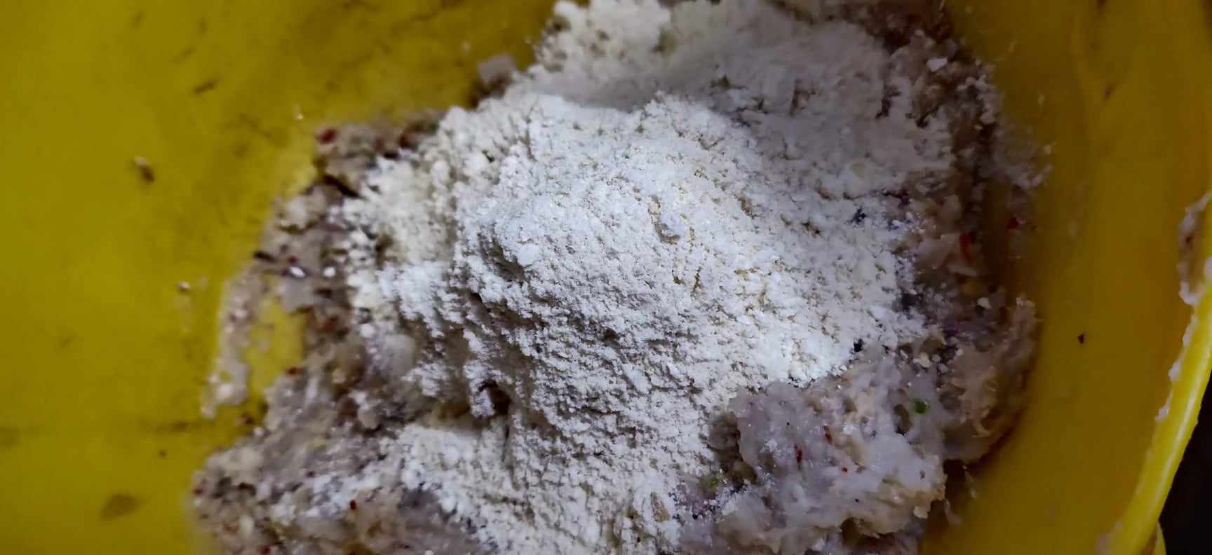 Vazhakkai kola urundai - add gram flour